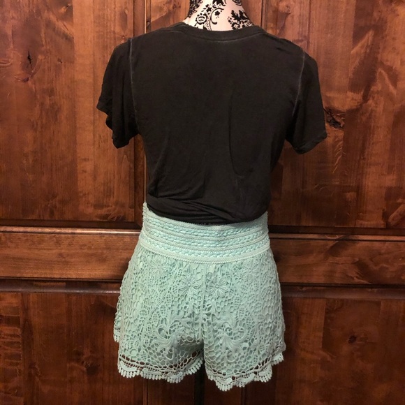 Treasure and Bond Cutout Tee - Picture 6 of 7